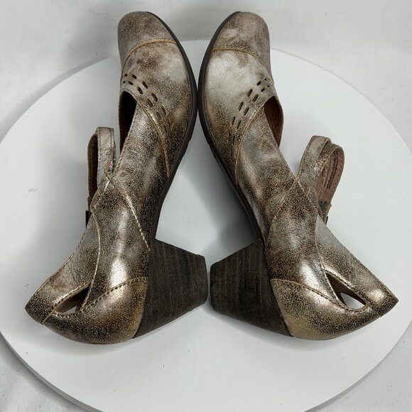 Taos Stunner Women's 6.5 Mary Jane Heels Antique Gold Leather Cap Toe Laser Cut - Picture 4 of 8